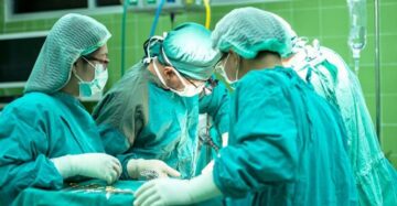 Intervenţii chirurgicale de nefrectomie parţială asistate robotic